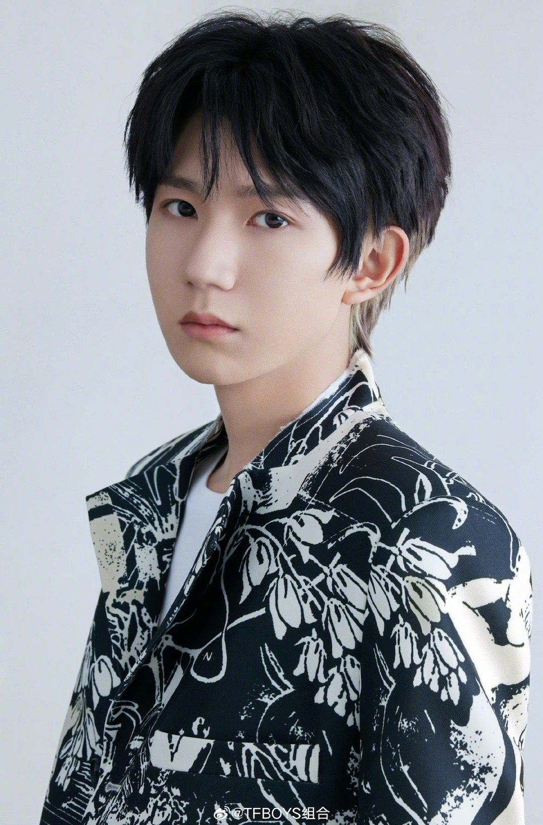 丨@tfboys组合 演唱会应援色写真 chapter-4释出