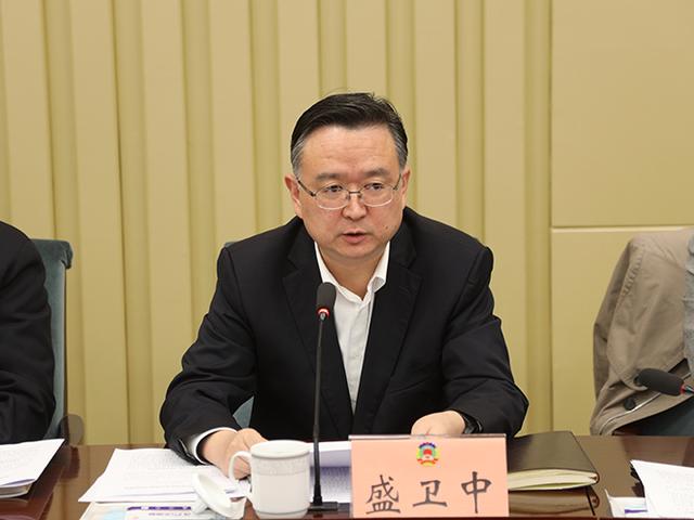 市政协召开"改进执法司法,优化法治营商环境"民主评议会