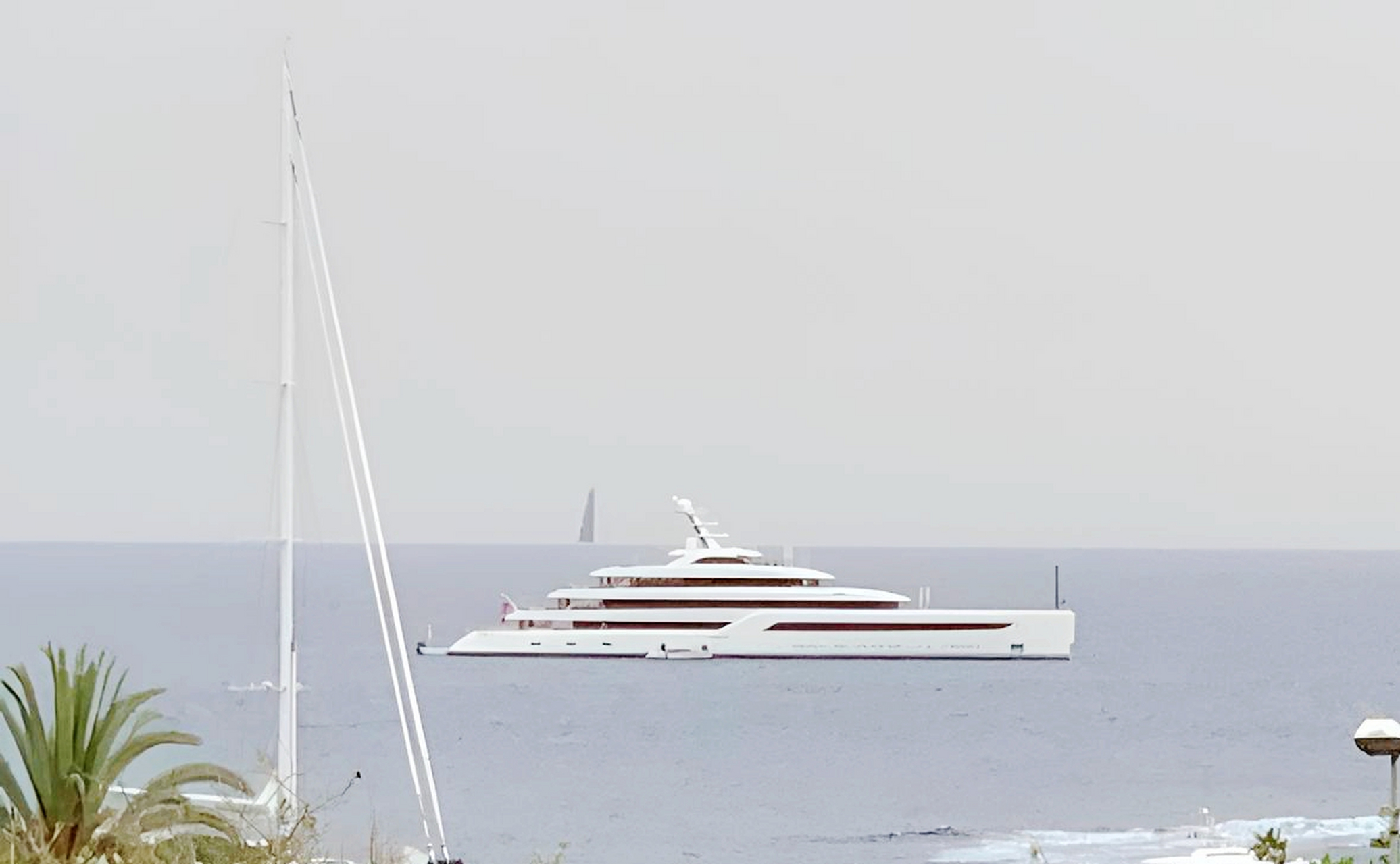 马云超豪华游艇图片:价值13亿元人民币的游艇,全长88.3米,名为"禅".