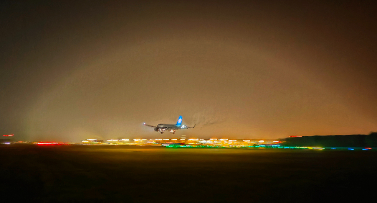 我在机场当"灯长"|三工视频·新360行之助航灯光机务员