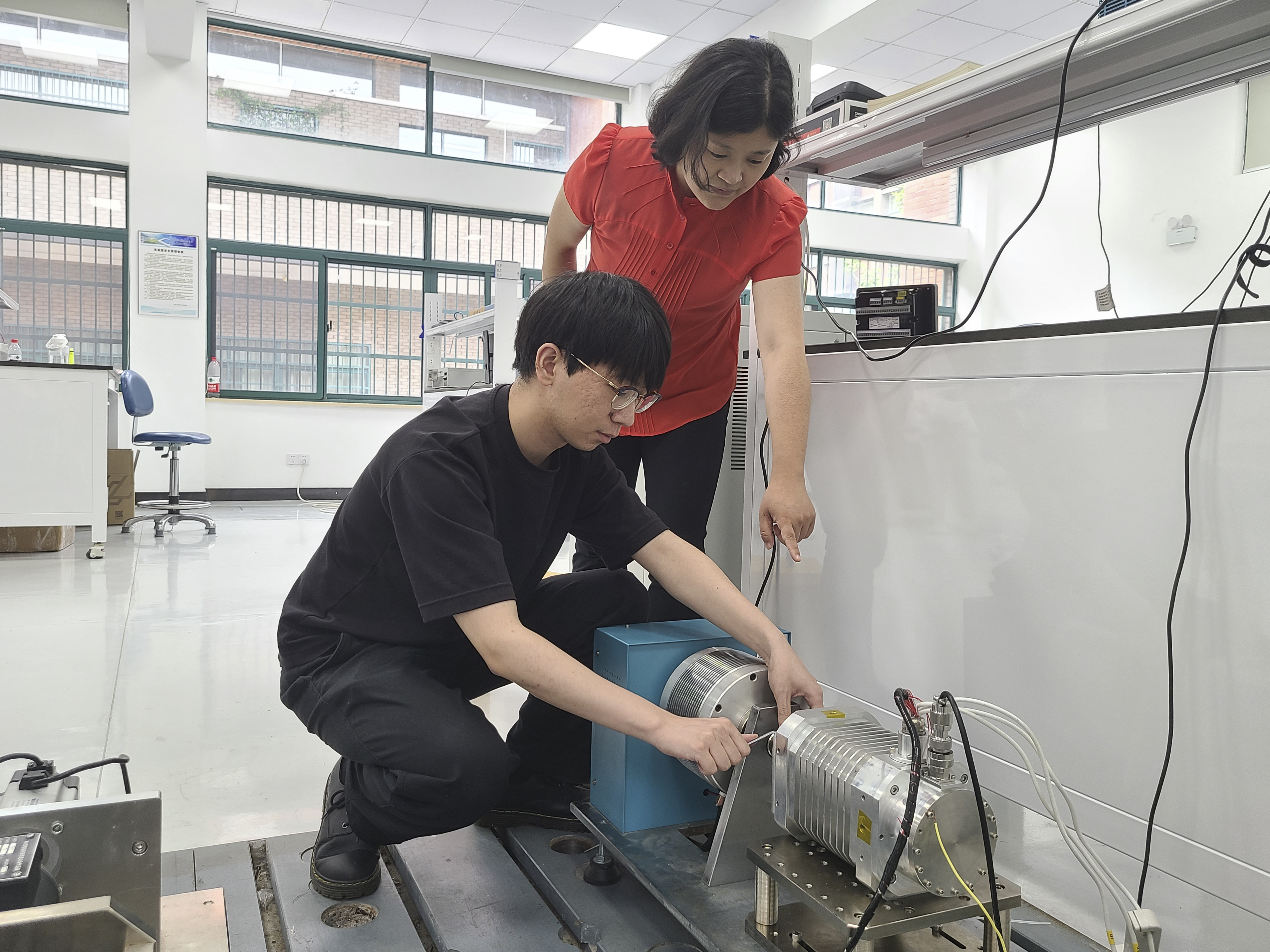 黄晓艳:一心向党,精诚报国