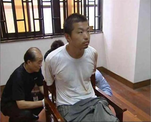 1人持刀残忍杀害6名警员起因竟只是一辆自行车"杨佳袭警案"始末