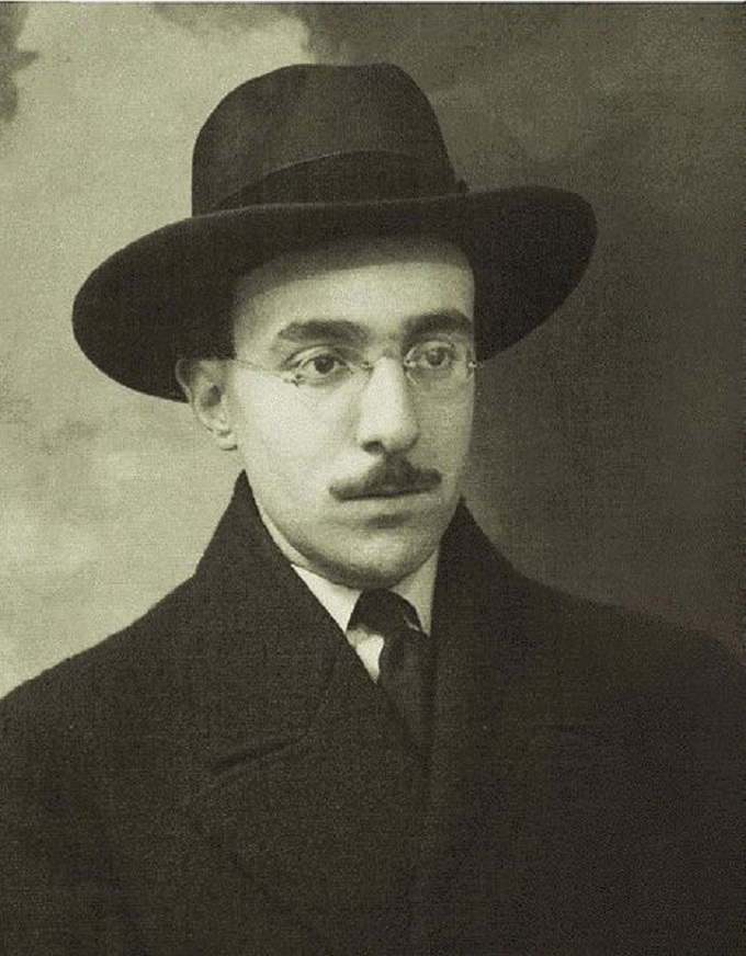 费尔南多·佩索阿(fernando pessoa,1888—1935),葡萄牙著名诗人,散文