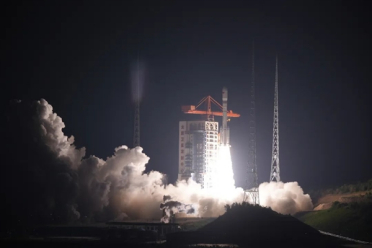 两周3发！我国成功发射卫星互联网低轨09组卫星