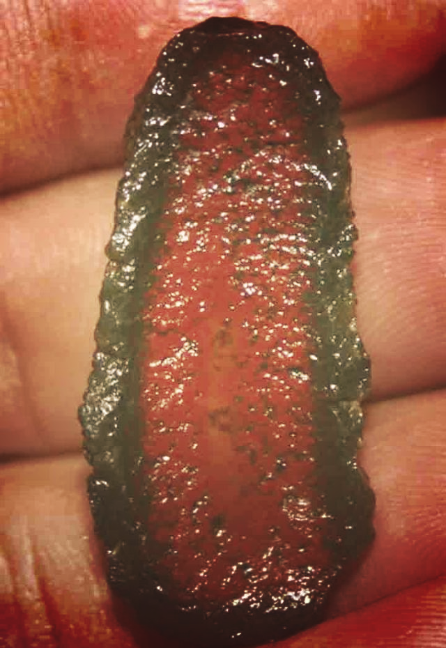 巴楚黑山玛瑙:神秘沙漠中的绝美珍藏