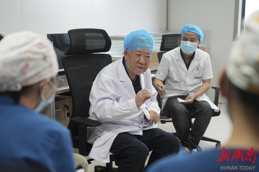 83岁的"小"医生吴金术