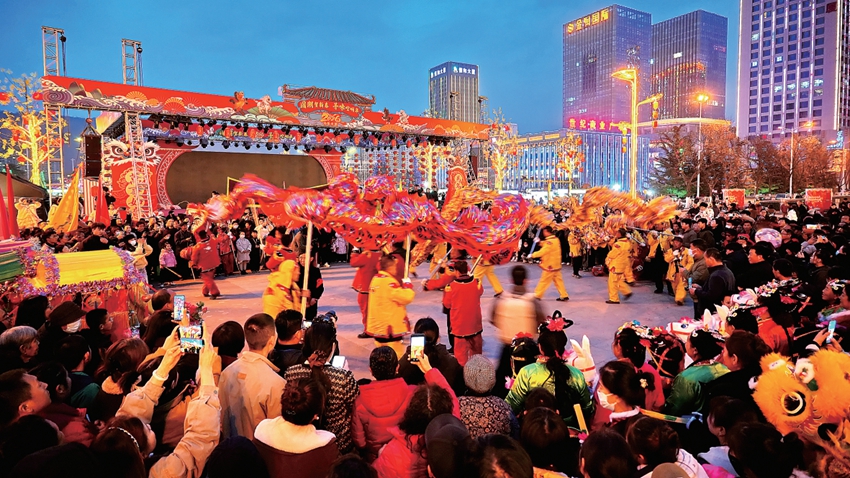 天天操天天引发全网热议现象，专家深度解读背后社会原因，网友纷纷留言表达真实看法，事件持续发酵引发广泛关注