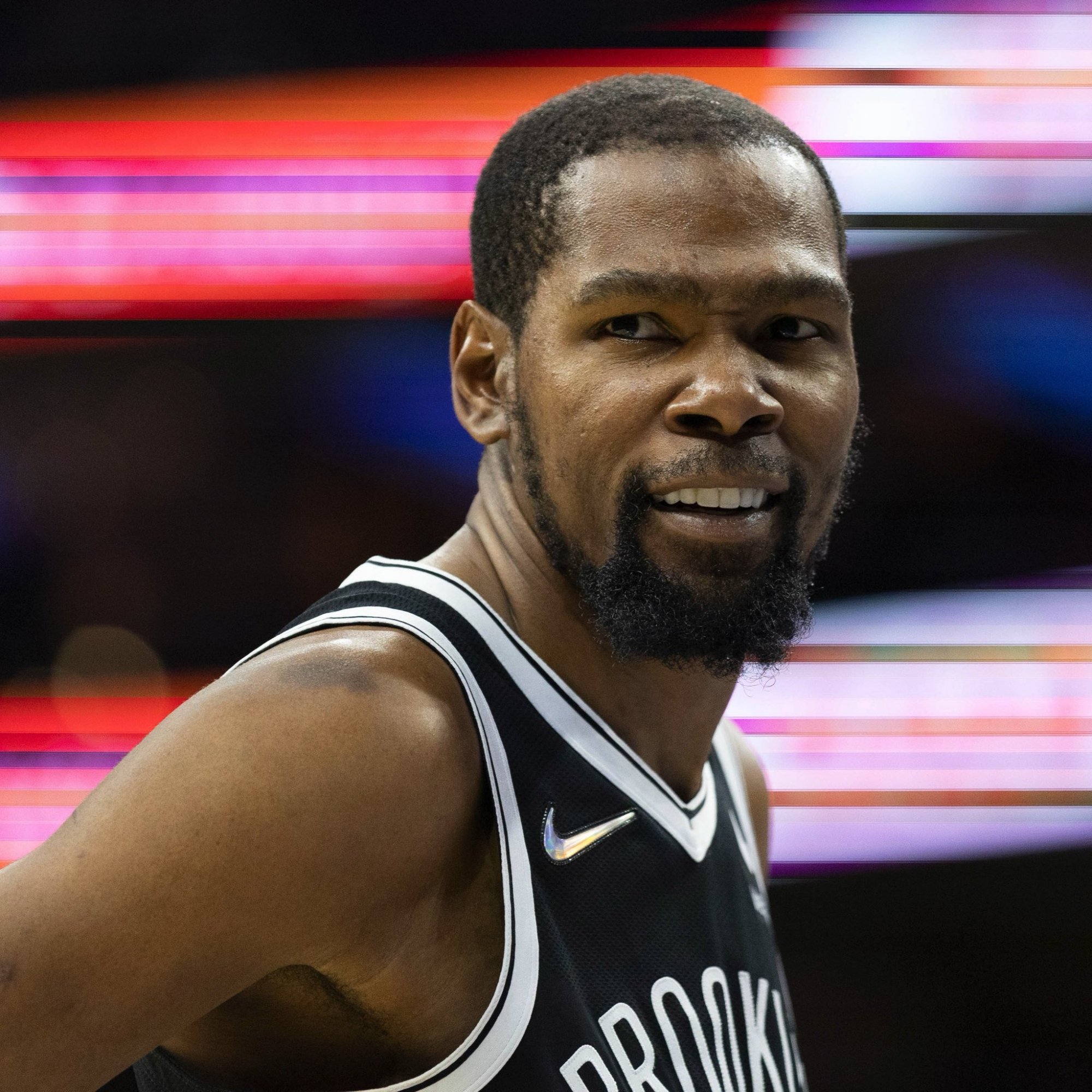 38 10难阻篮网末节崩盘!杜兰特创生涯最佳纪录,遭3人合围太难了