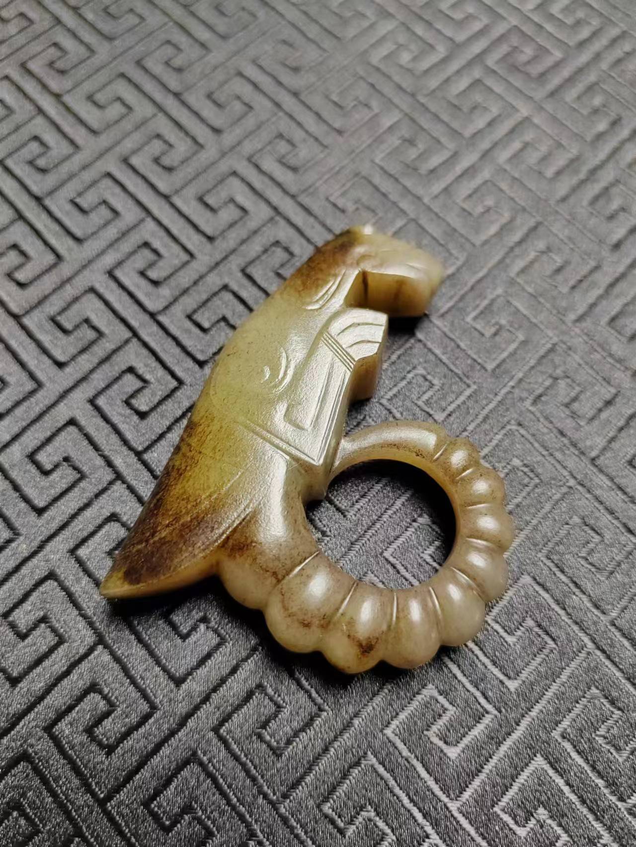 品藏阁之光远鉴研173:玉螳螂(西周)双线勾勒 坡刀技法扛鼎精品