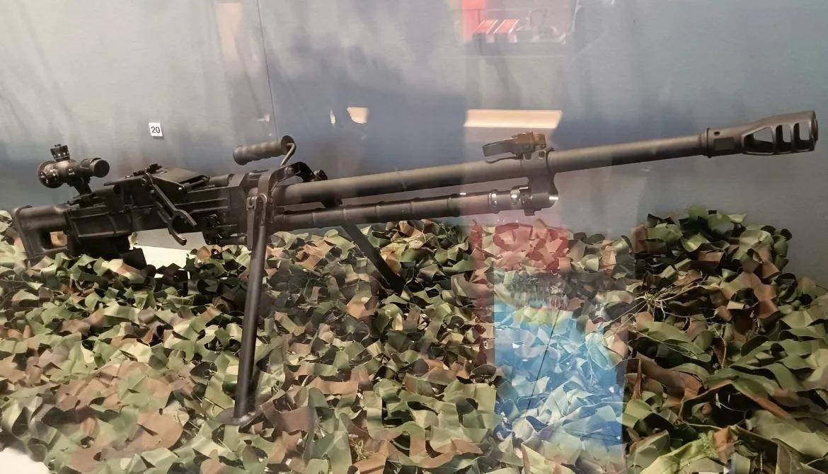 国产设计最成功枪械!171重机枪清晰照亮相,弹长100毫米弹盒供弹