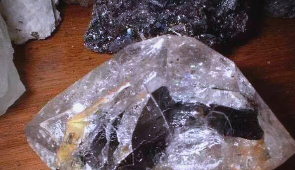 新材料崛起:碳炔和聚合钻石纳米棒正在颠覆硬度认知