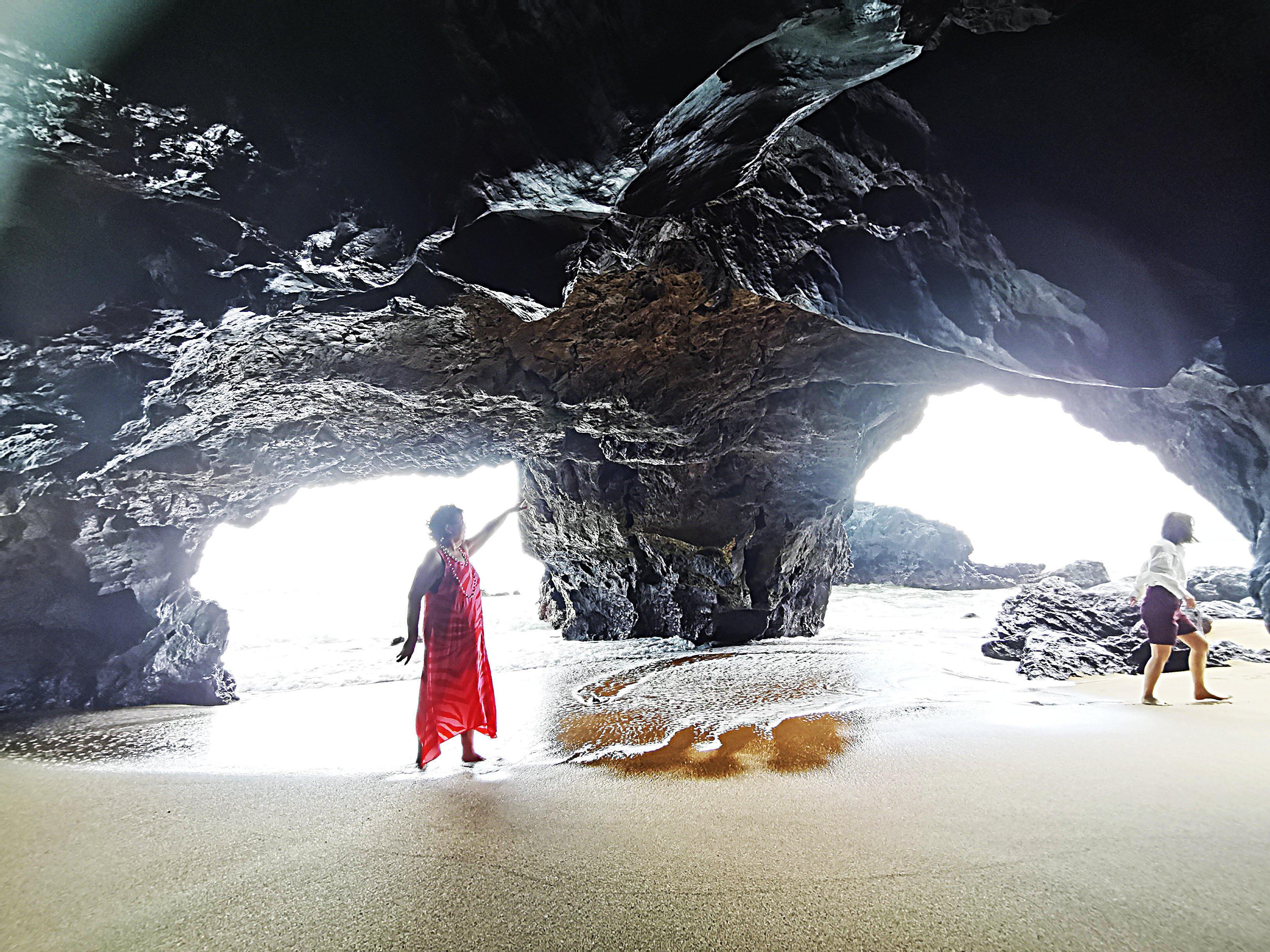 形成于4亿多年前的海南万宁燕子洞