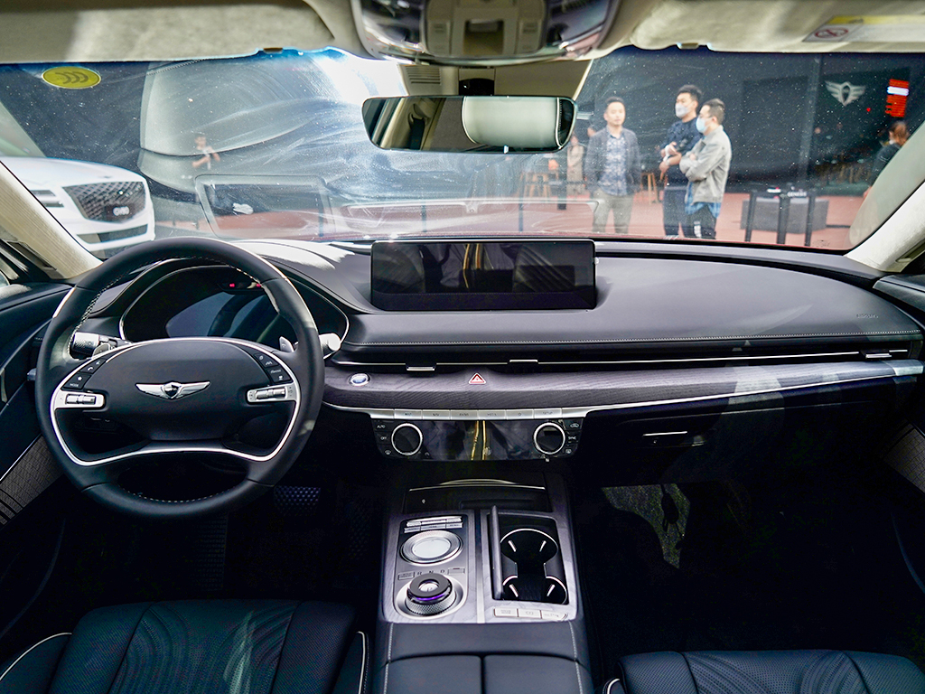 捷尼赛思g80的百公里加速表现堪称出色.驾驶其2