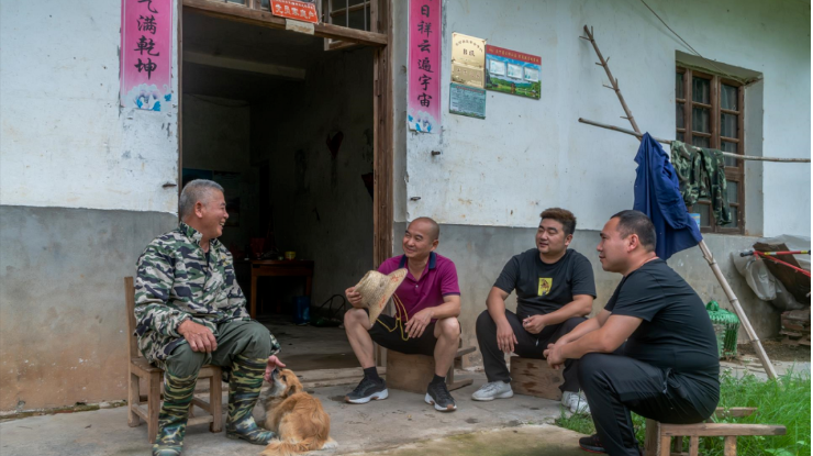 全面决胜脱贫攻坚战—李应龙:养殖生猪奔富路