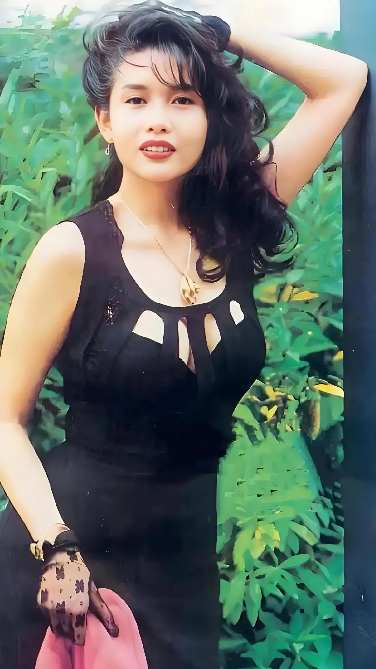 邱淑贞:既性感又飒爽的美人!