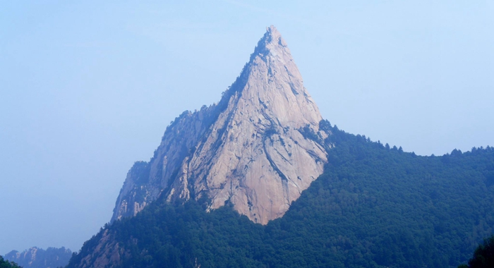 霧靈山哪個門能把車開到山頂?霧靈山海拔多少米高?