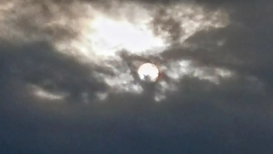 为母亲争光即至高荣誉,给母亲丢人乃莫大耻辱