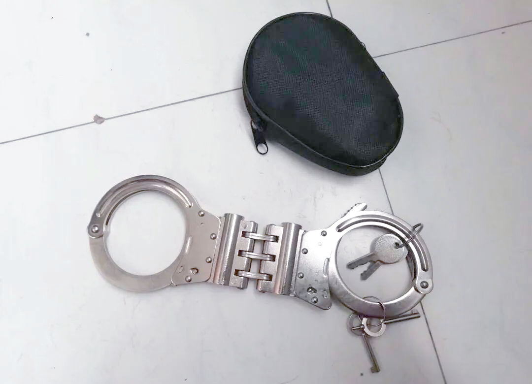 多种单警装备手铐介绍