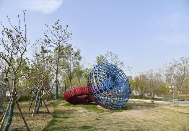 没有屋顶的"科技馆"-郑州市管城区西吴河科普公园