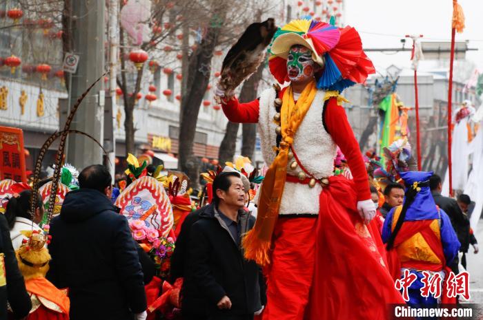 青海社火高跷图片