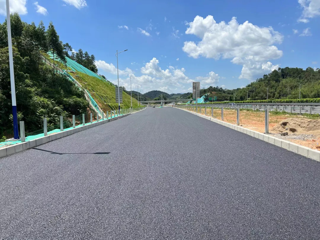 进度刷新,广贺高速四会服务区南区贯通车道沥青路面验收合格