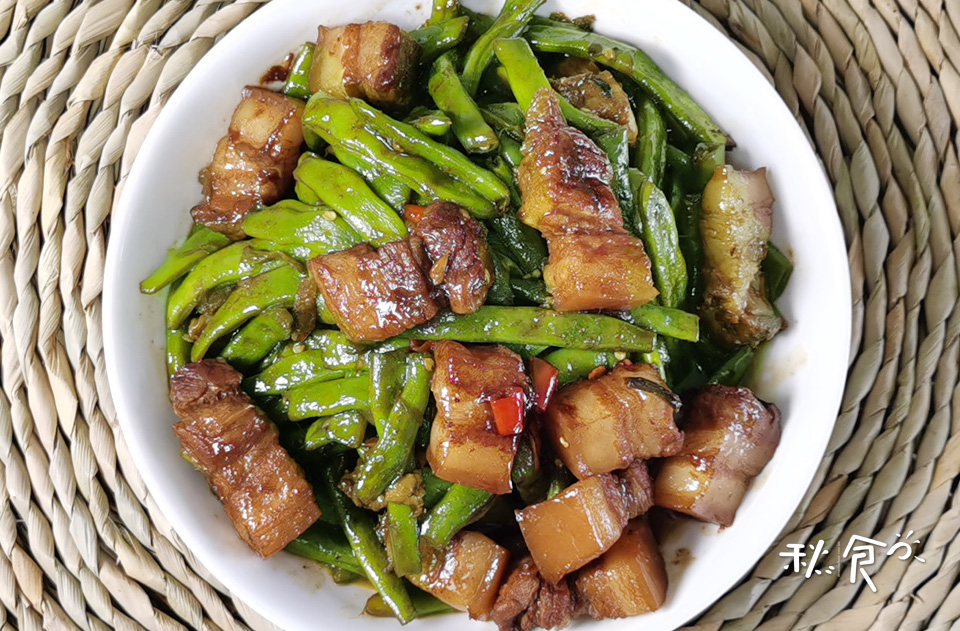 四季豆搭配红烧肉,比干煸四季豆还香,荤素搭配,开胃好吃又营养