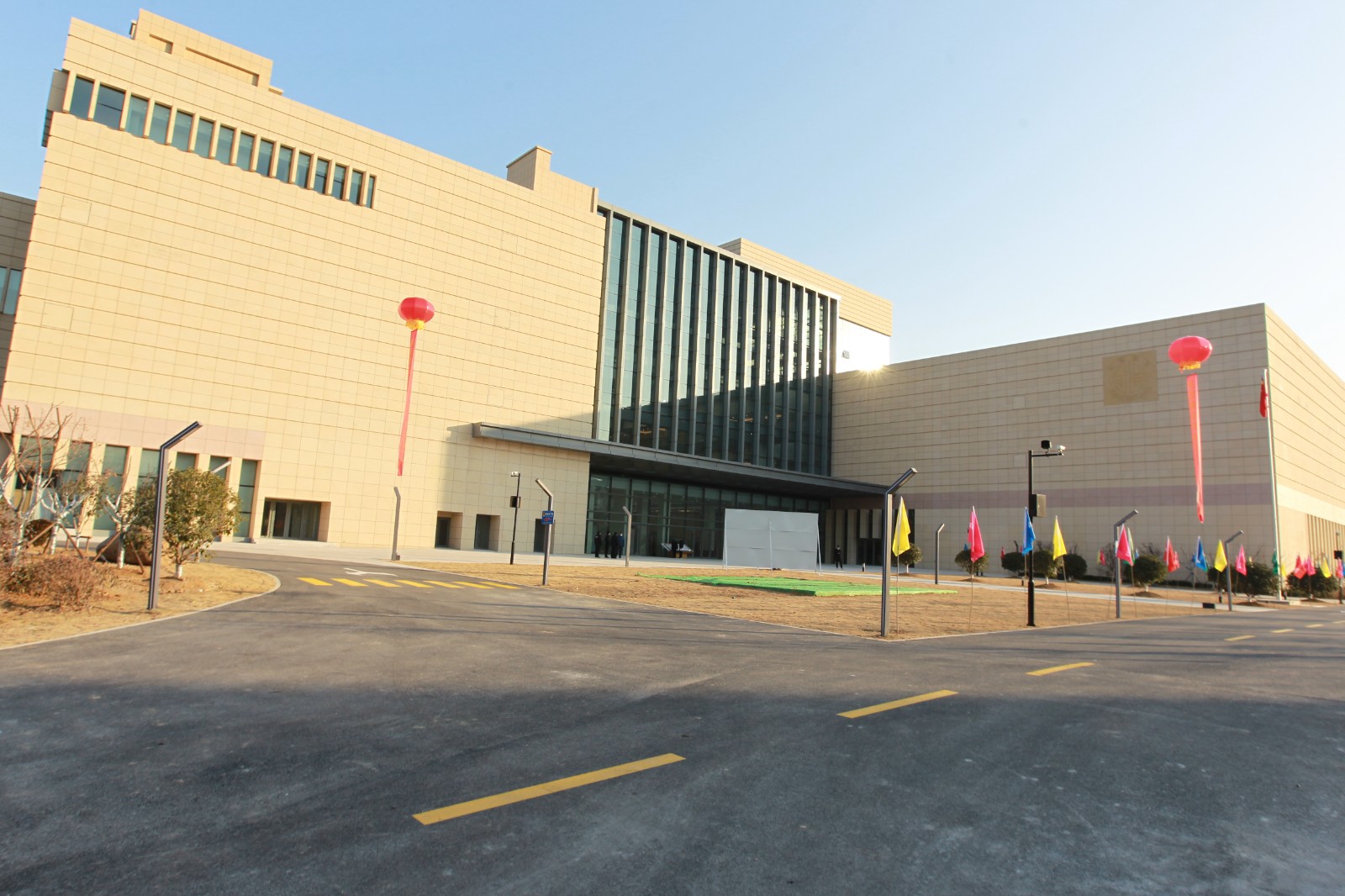 青岛市档案馆工商馆西海岸新区档案馆联合开馆