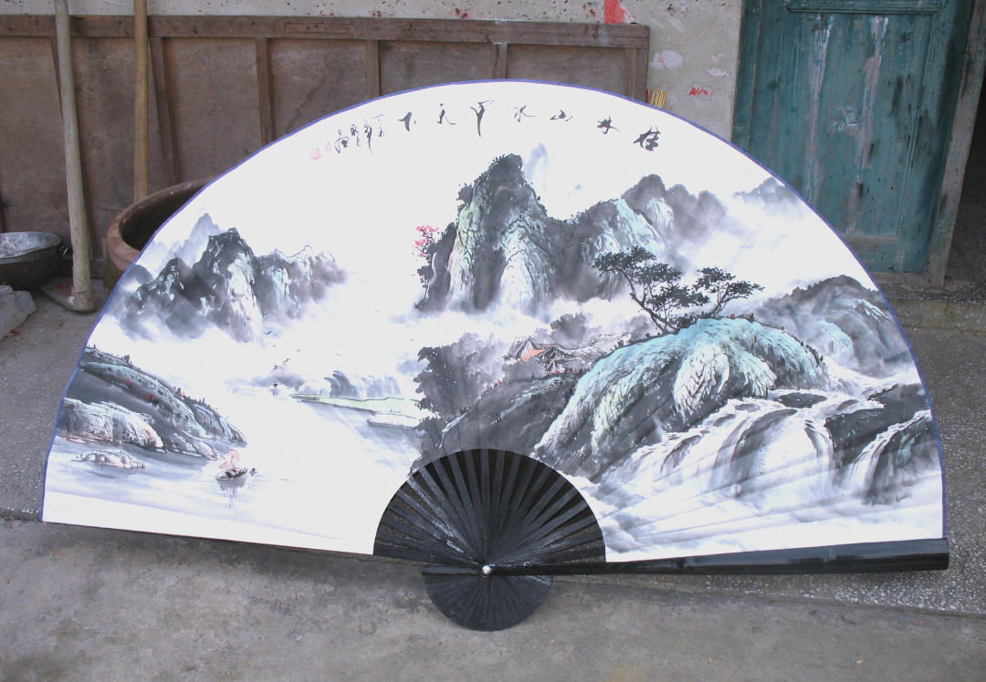 图/福利古镇的画扇艺术在阳朔县的福利古镇,画扇艺术源远流长