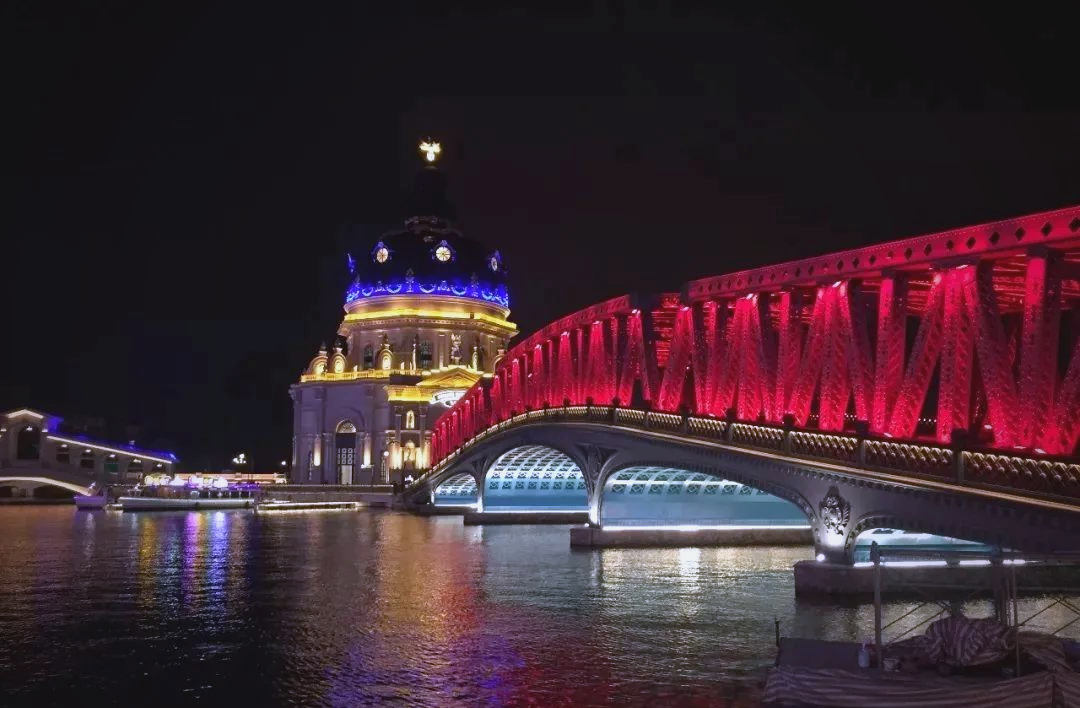 夜游无锡海澜飞马水城,体验璀璨夜景与多样风情