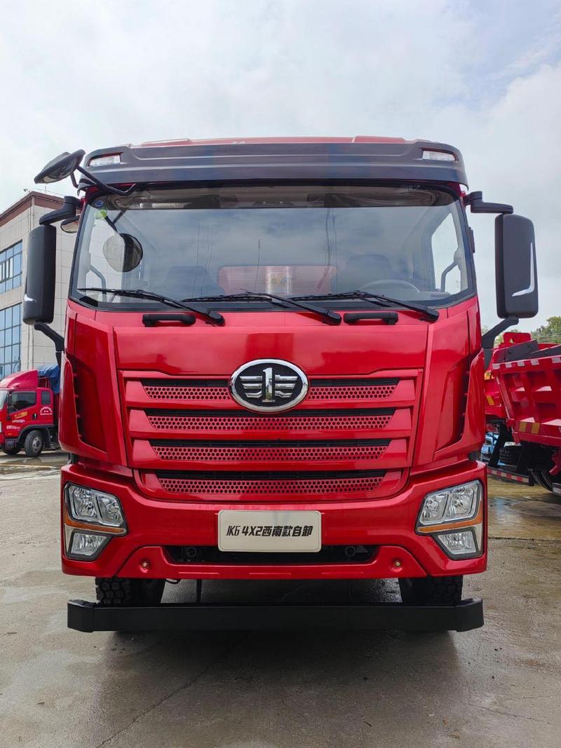 柳特解放尖头卡车自重多少吨