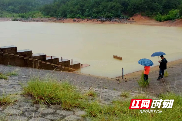 江华大路铺镇:全力做好防大汛保安全工作