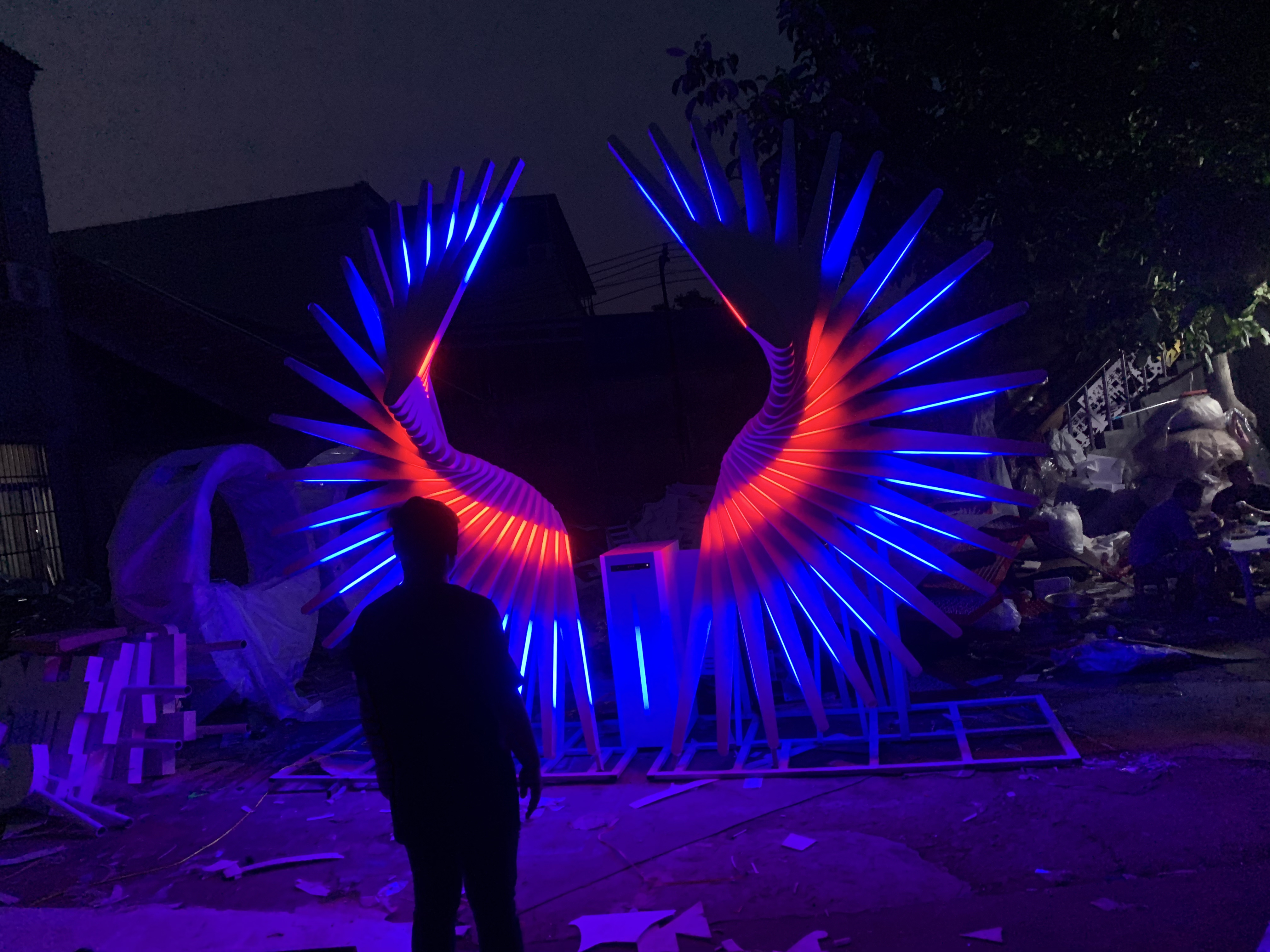 天使之翼灯光装置 人体感应灯光变化 不锈钢景观灯 灯光节用品