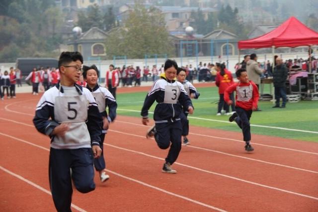 富源县竹园中学举办冬季运动会