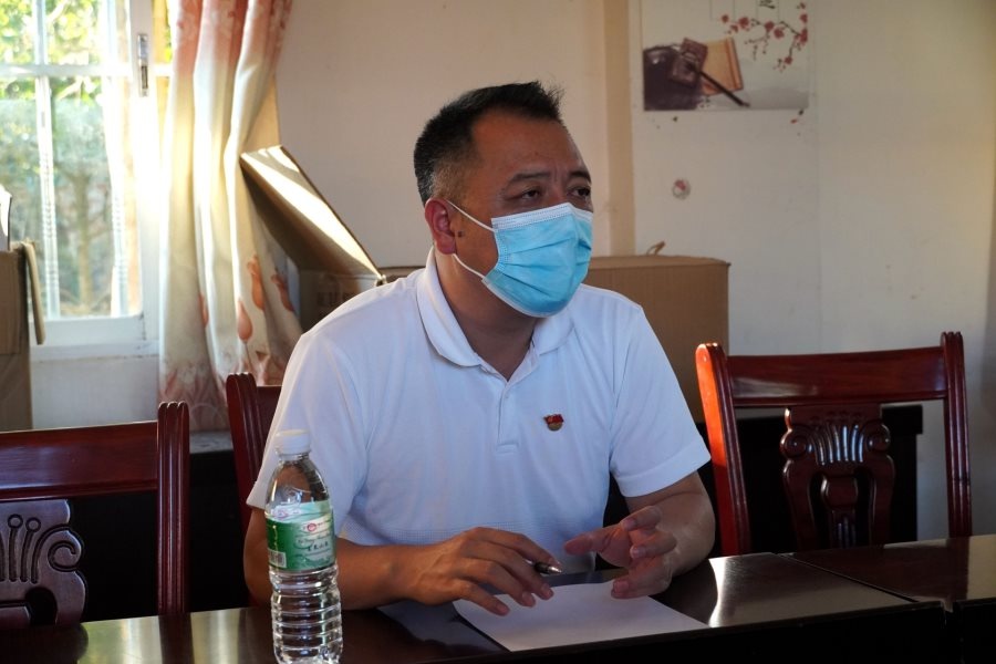 朱文科到南宛河以西严管村寨调研疫情防控和群众生产生活情况