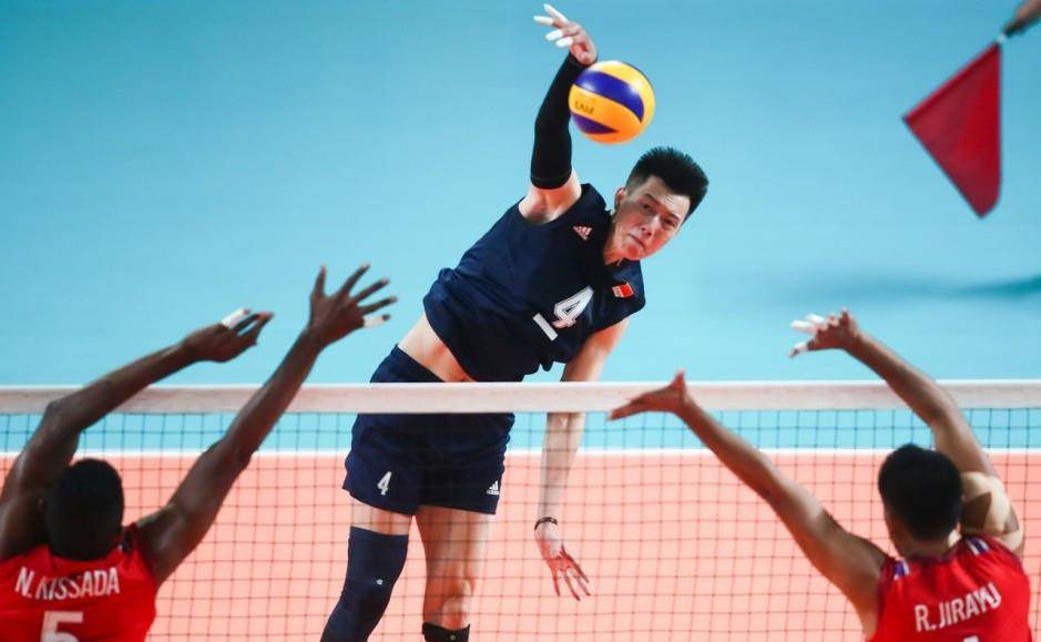 遗憾!张常宁父亲因病去世,张晨请假奔丧,一家三口均是排球国手