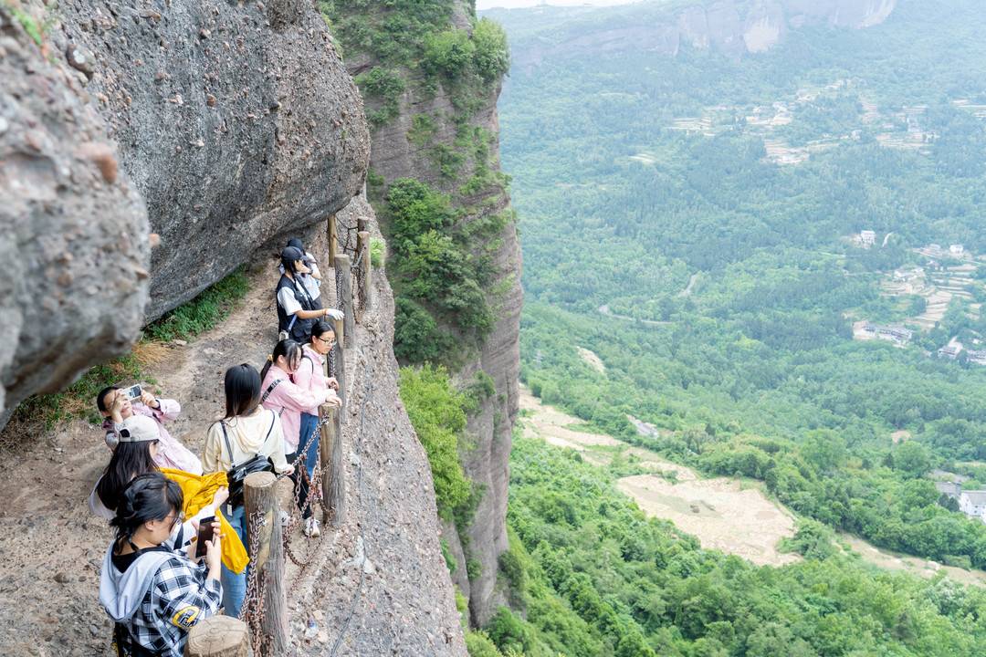 高校學子走進劍門關背誦《蜀道難》體驗大美蜀道風光