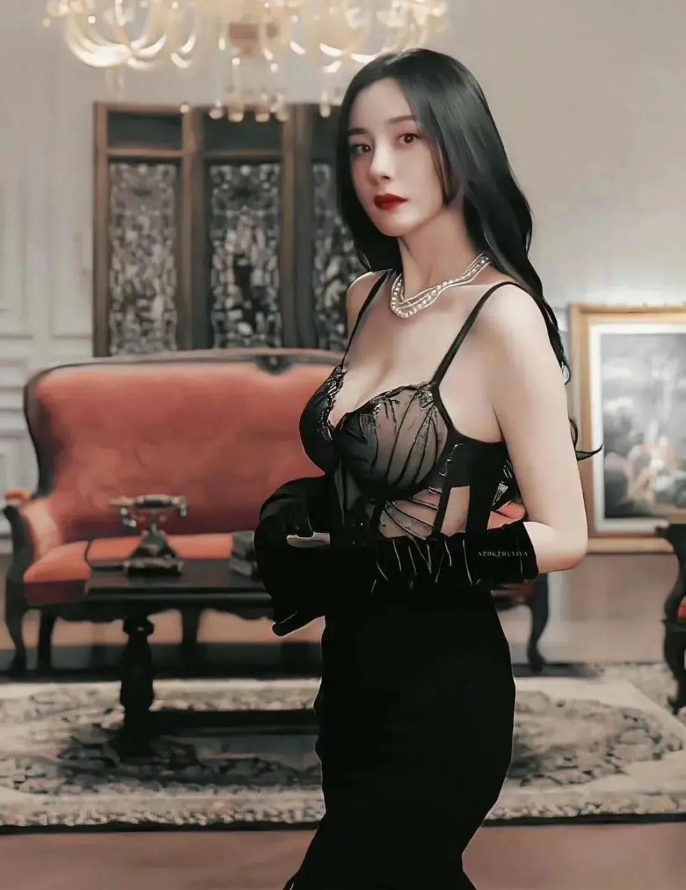 杨幂的身材绝了,这些胸部的相关的知识,大家要知道 网上还有的说,大胸