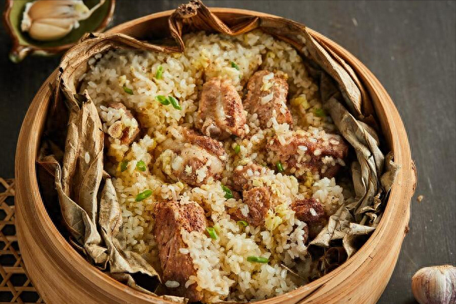 荷叶糯米蒸排骨,美味与健康兼得的家常菜!