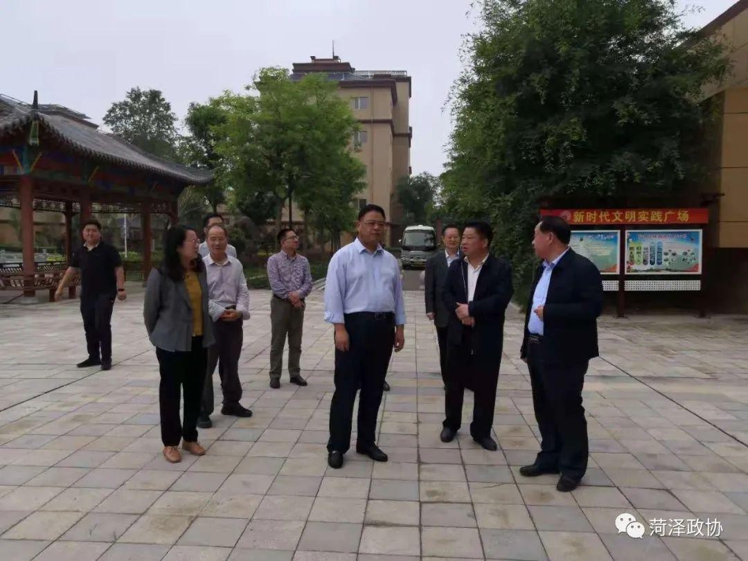 李国珍到市开发区调度全国文明城市创建工作