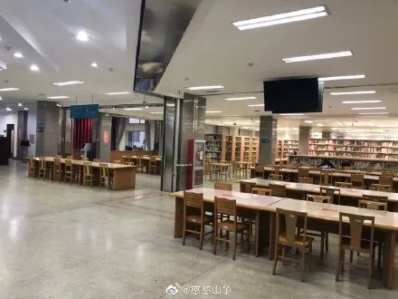 内蒙古图书馆阅览室图片