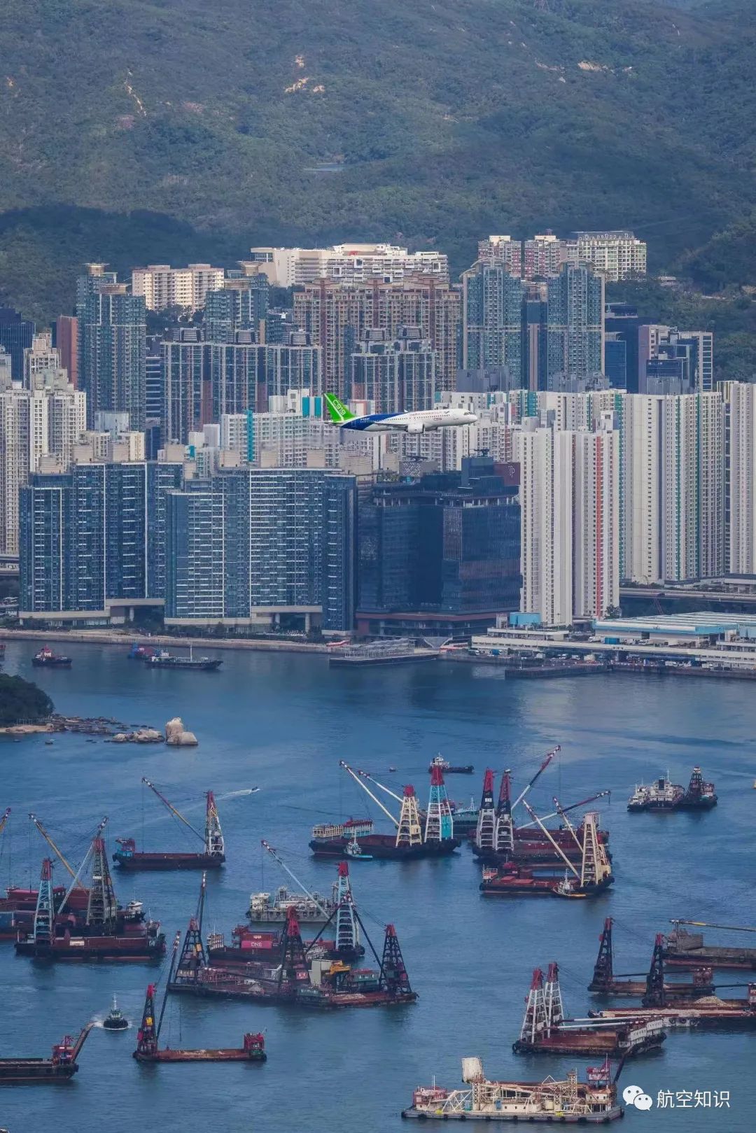 香港市民接机c919俄军无人机在北约领空爆炸