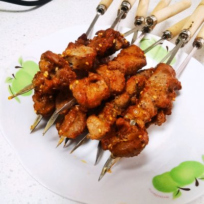 美味可口的电烤羊肉串一出锅,方圆十里都飘香