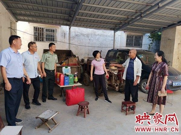 驻马店开发区关王庙乡走访慰问抗战烈士子女