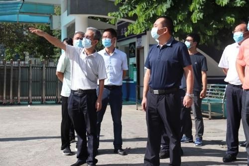 张双平同志深入东川区第二中学督导检查开学日校园安保工作情况