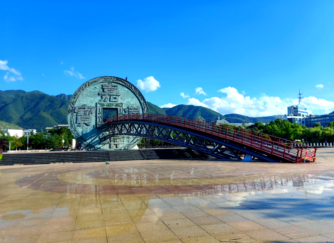 会泽公园与毛家村水库大坝:历史与美味的碰撞