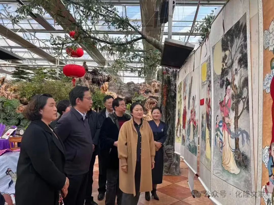 庆祝建政七十年 化隆巾帼绣新篇