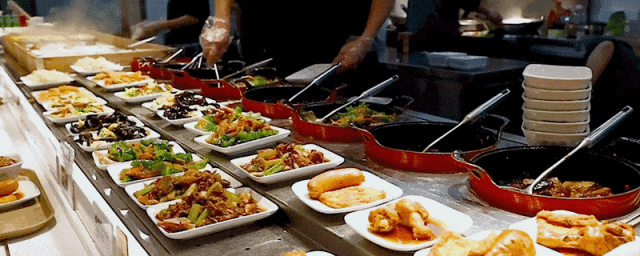 作为二十年国民快餐品牌,老乡鸡早已深入人心,是大家心中当仁不让的饭