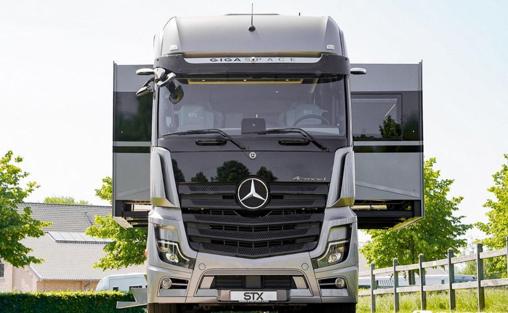 双拓展舱 升顶,车尾带车库,奔驰actros l重卡房车实拍