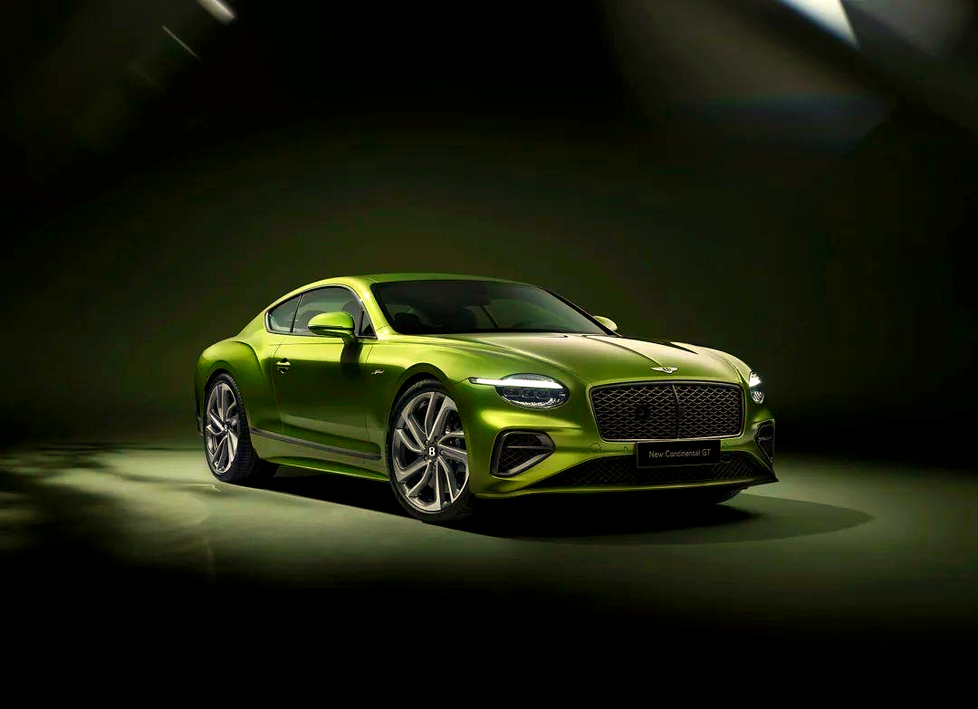 2万元,配备4.0t v8插混系统