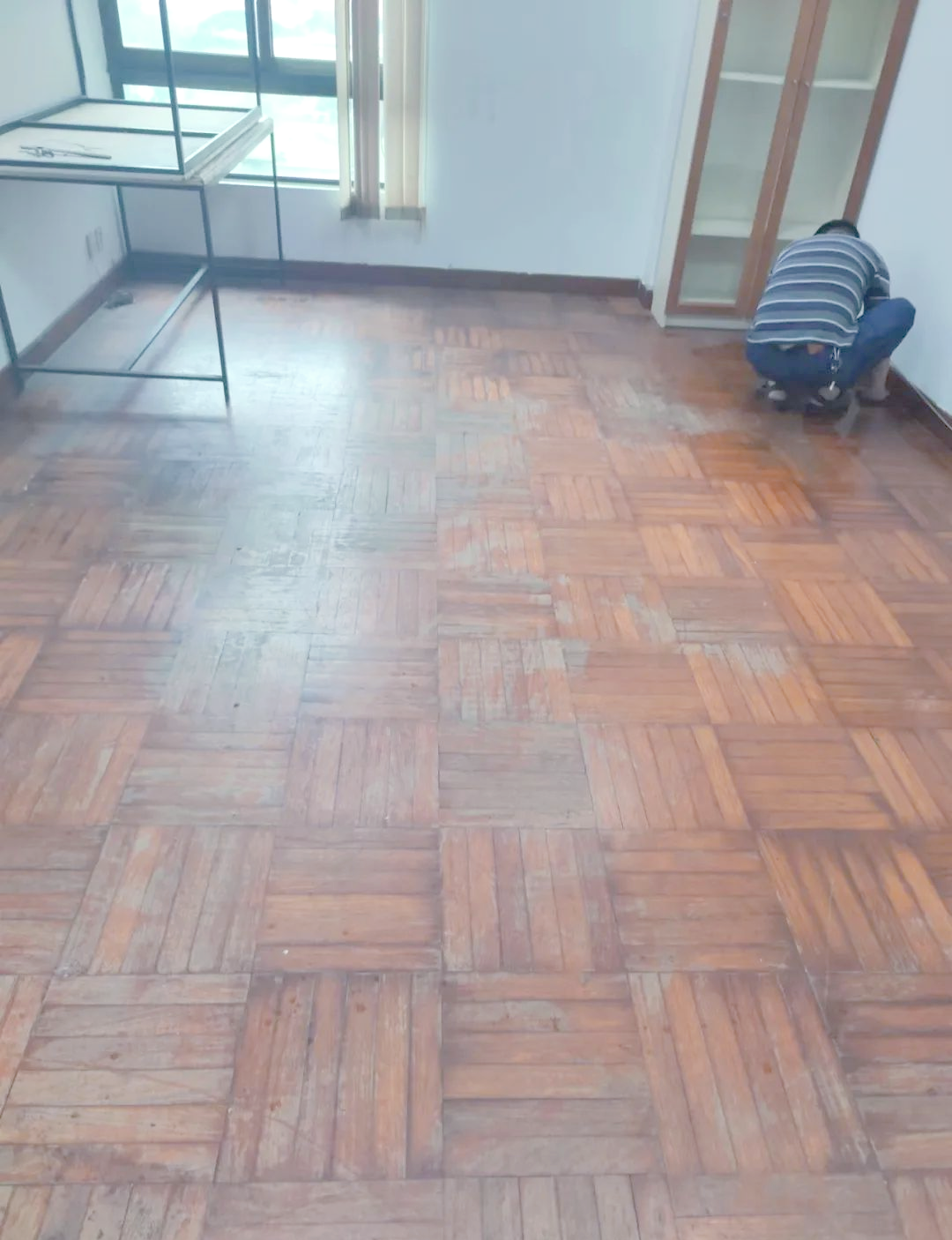 实木地板翻新技巧大揭秘:让旧地板重焕光彩的方法